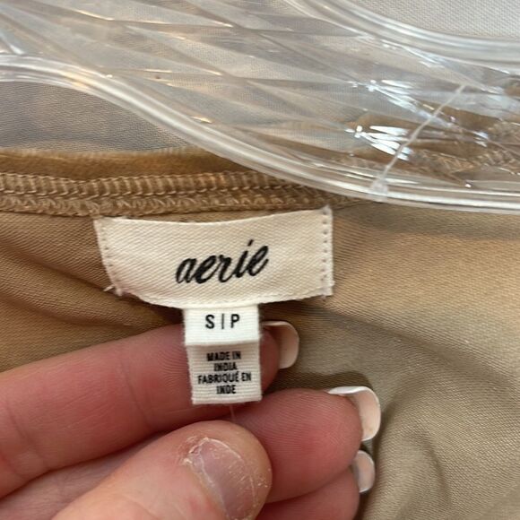 Aerie Gold Velvet V-Neck Crop Top. Size Small. New! - Picture 4 of 9